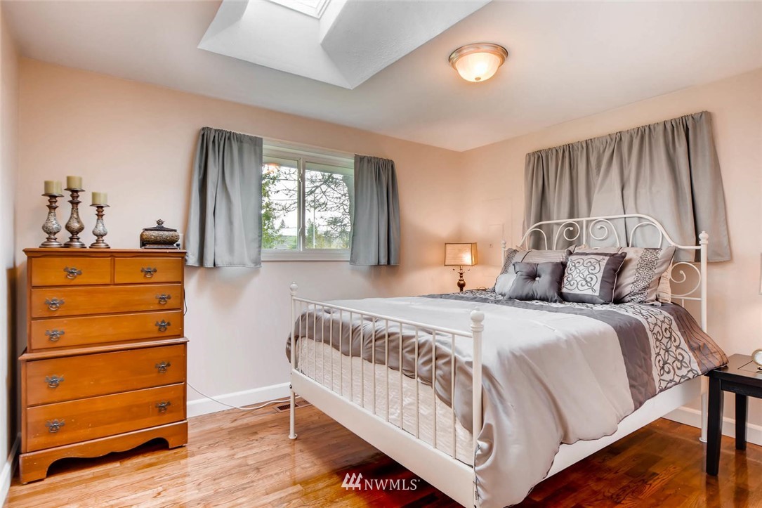 16646 Southeast 136th Street Renton, WA 98059 - Photo 9 of 21 Gallery Image 9