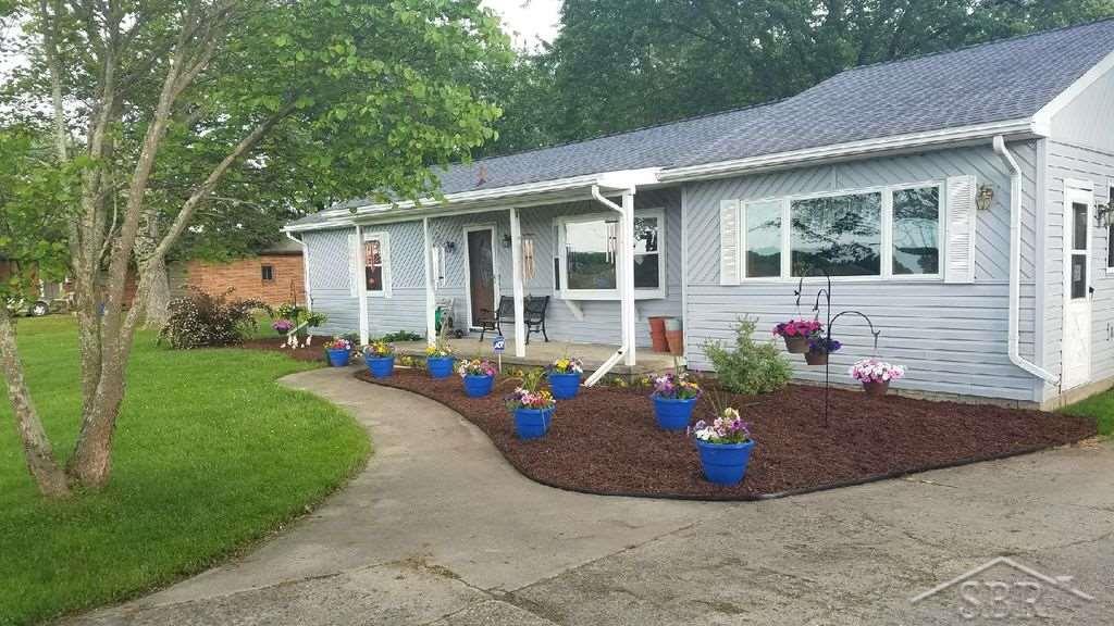 6082 Curtis Road Bridgeport, MI 48722 - Photo 2 of 5 31354059-1.JPG