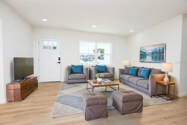 $1,760 | 2919 Hickory Street, Winter Haven, FL 33881