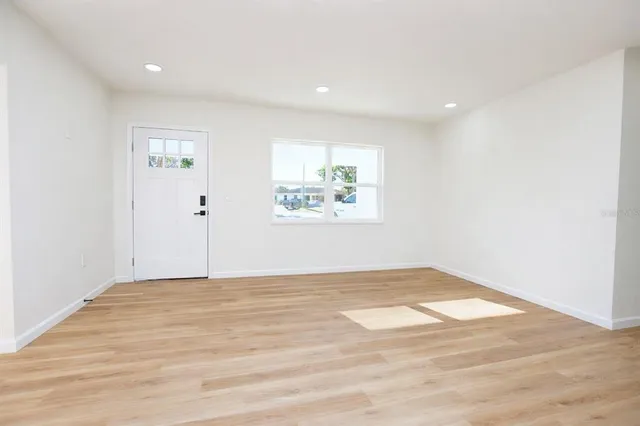 $1,760 | 2919 Hickory Street, Winter Haven, FL 33881