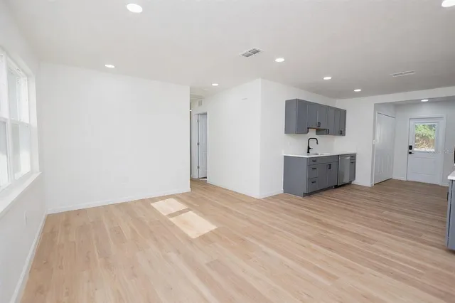 $1,760 | 2919 Hickory Street, Winter Haven, FL 33881