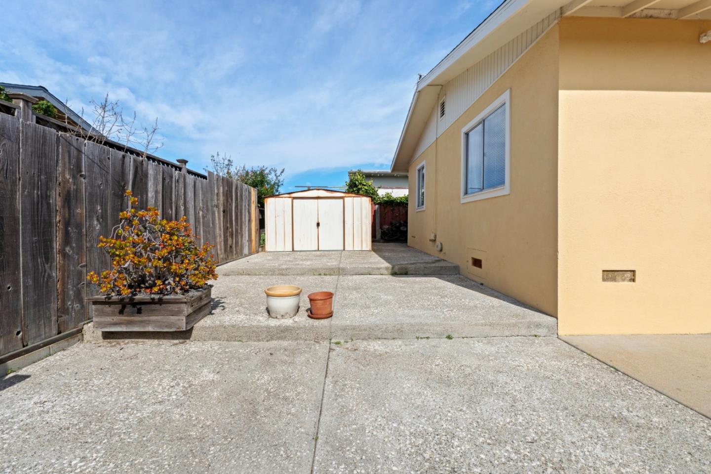 1313 Harding Street Seaside, CA 93955 - Photo 23 of 26 a view of the terrace