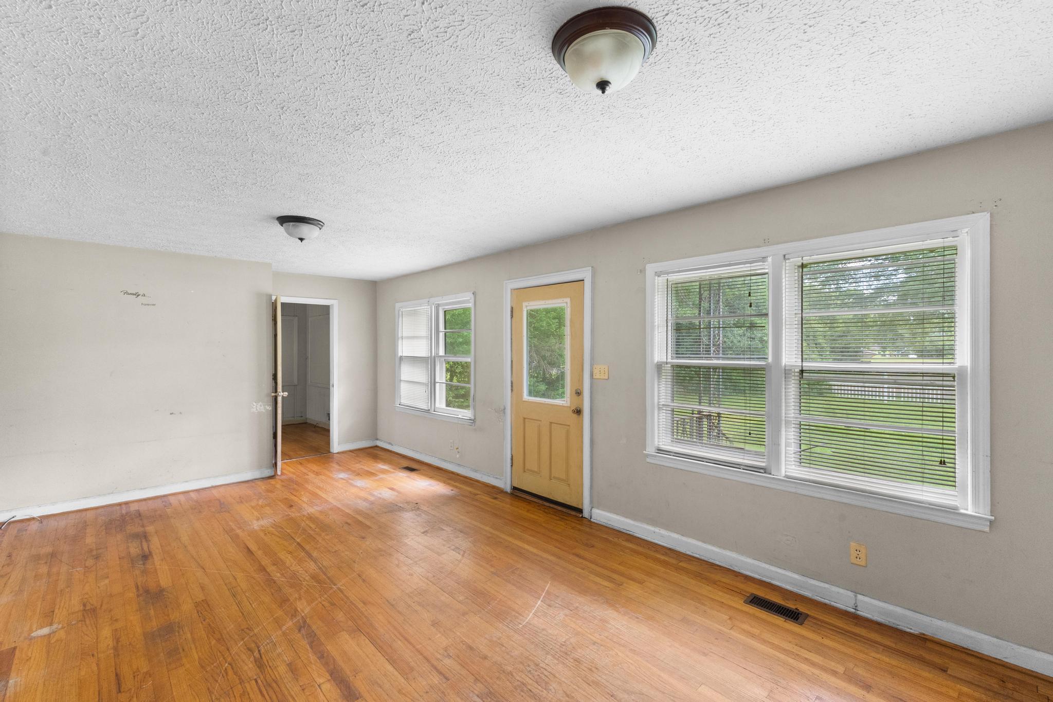 588 Mims Street Edgefield, SC 29824 - Photo 3 of 23