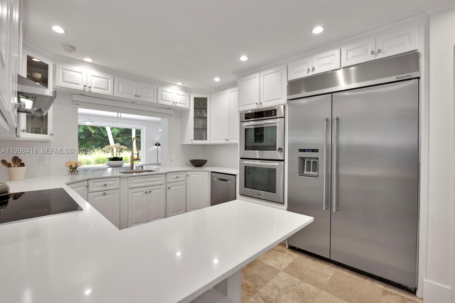6140 Southwest 90th Street Pinecrest, FL 33156 - Photo 10 of 45