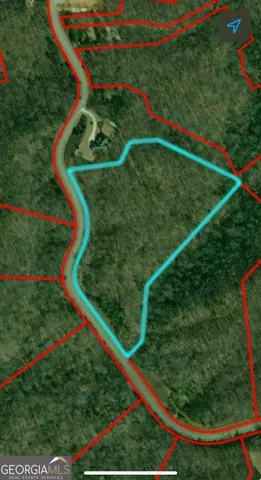 a view of a yard with a small park