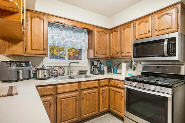 $250,000 | 1280 Westlake Woods Drive, Battle Creek, MI 49037