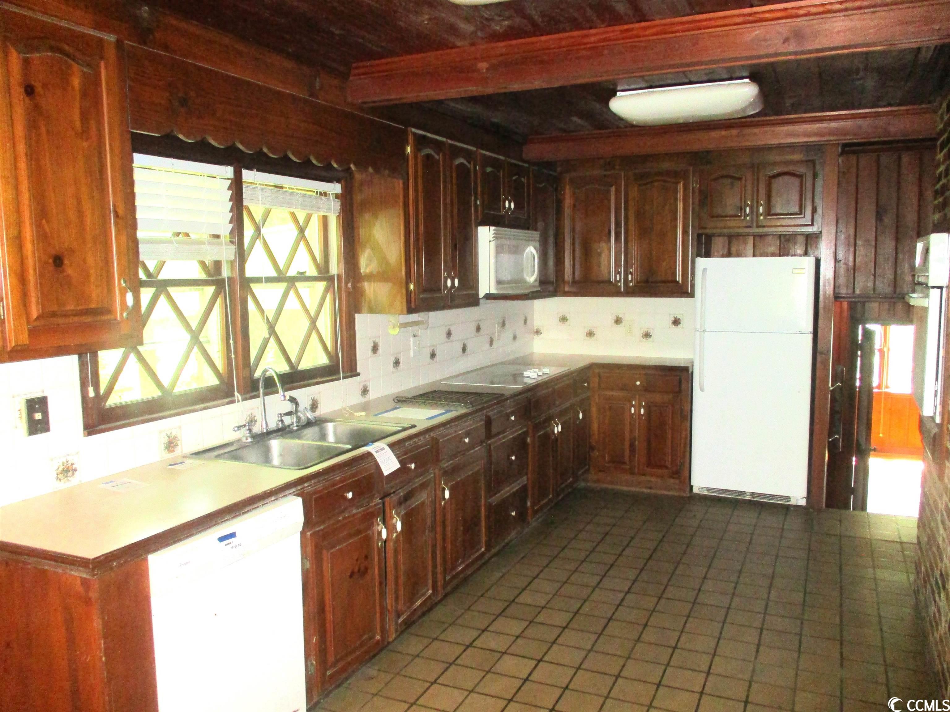 102 Forest Court Mullins, SC 29574 - Photo 15 of 28