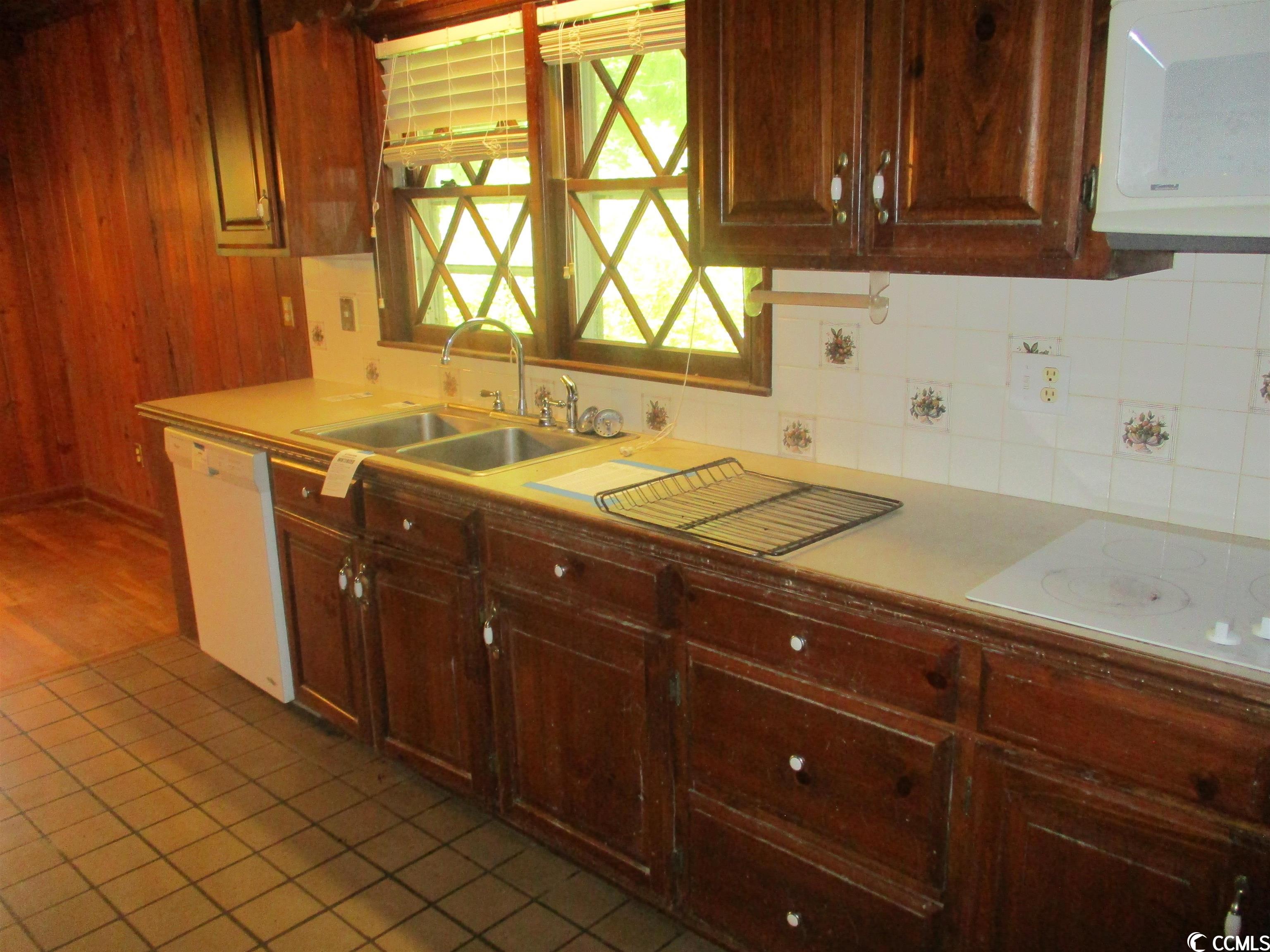 102 Forest Court Mullins, SC 29574 - Photo 16 of 28