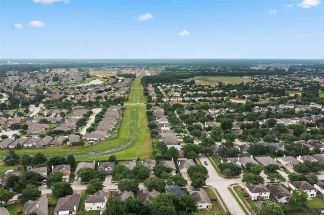 $2,100 | 32227 Willow Creek Park, Conroe, TX 77385