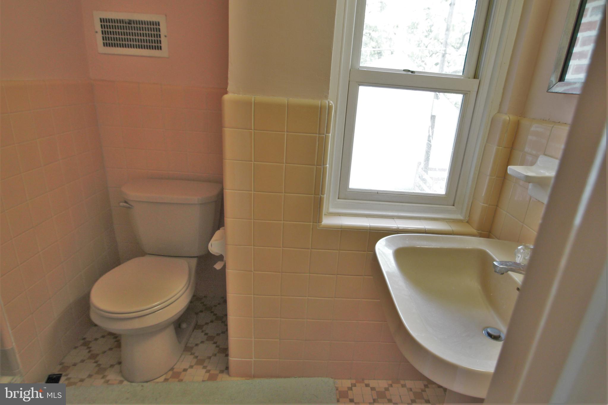 64 West Princeton Road Bala Cynwyd, PA 19004 - Photo 16 of 29 Bathroom, full