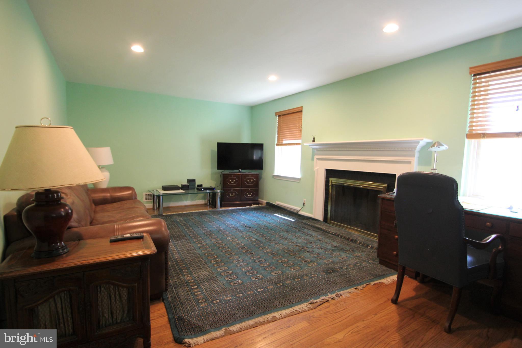 64 West Princeton Road Bala Cynwyd, PA 19004 - Photo 4 of 29 Living room