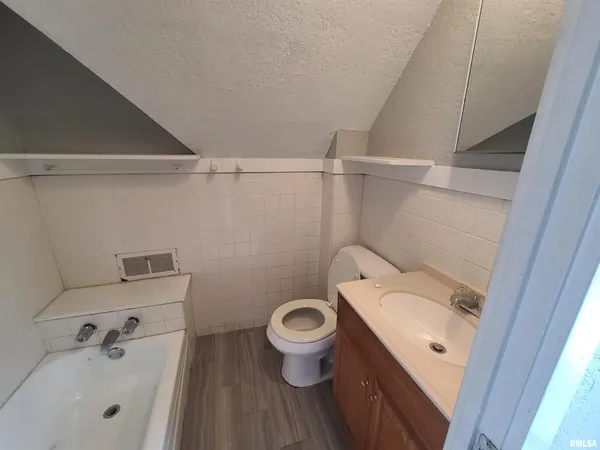 $89,900 | 540 16th Avenue, East Moline, IL 61244