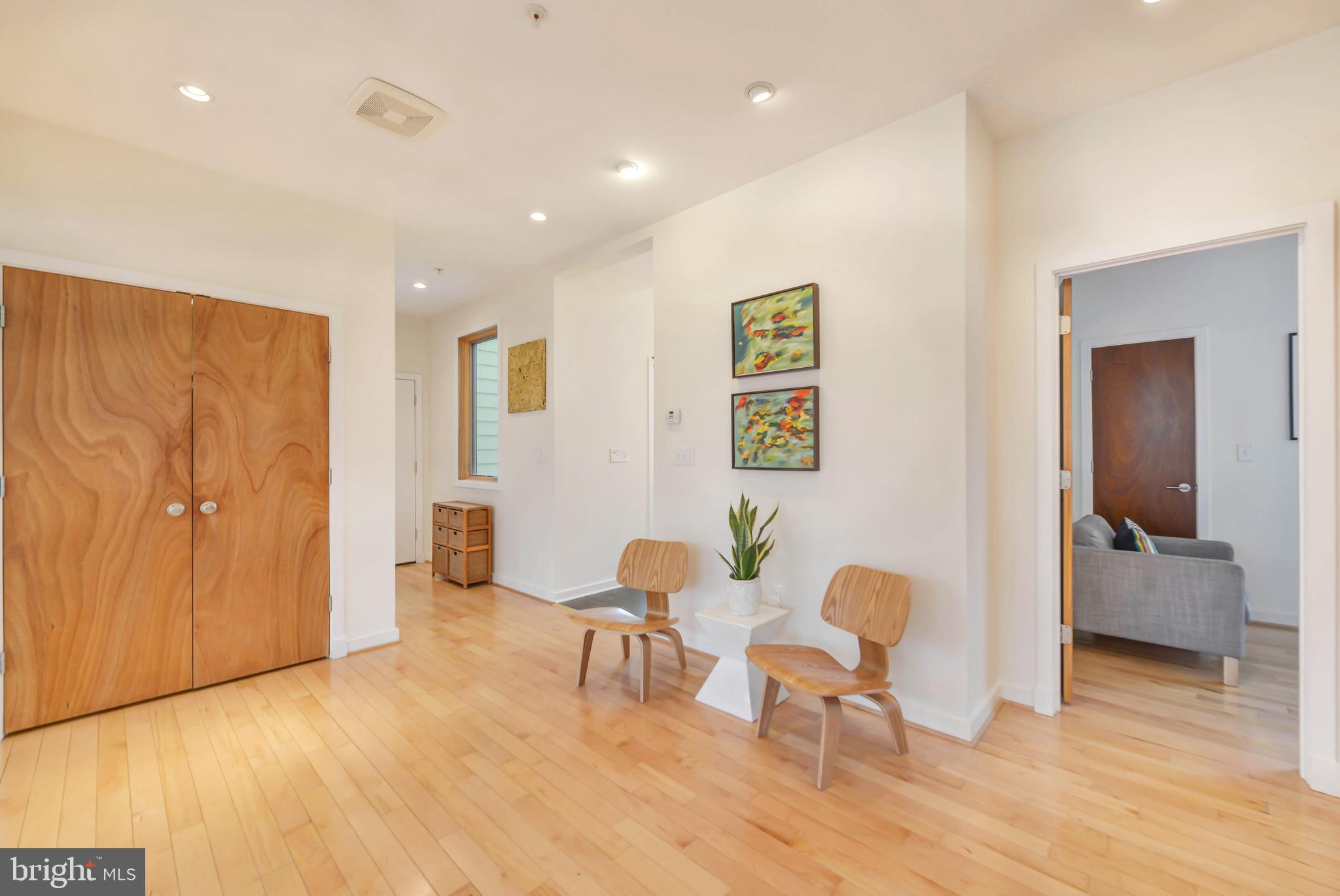 127 Ritchie Avenue Silver Spring, MD 20910 - Photo 11 of 133