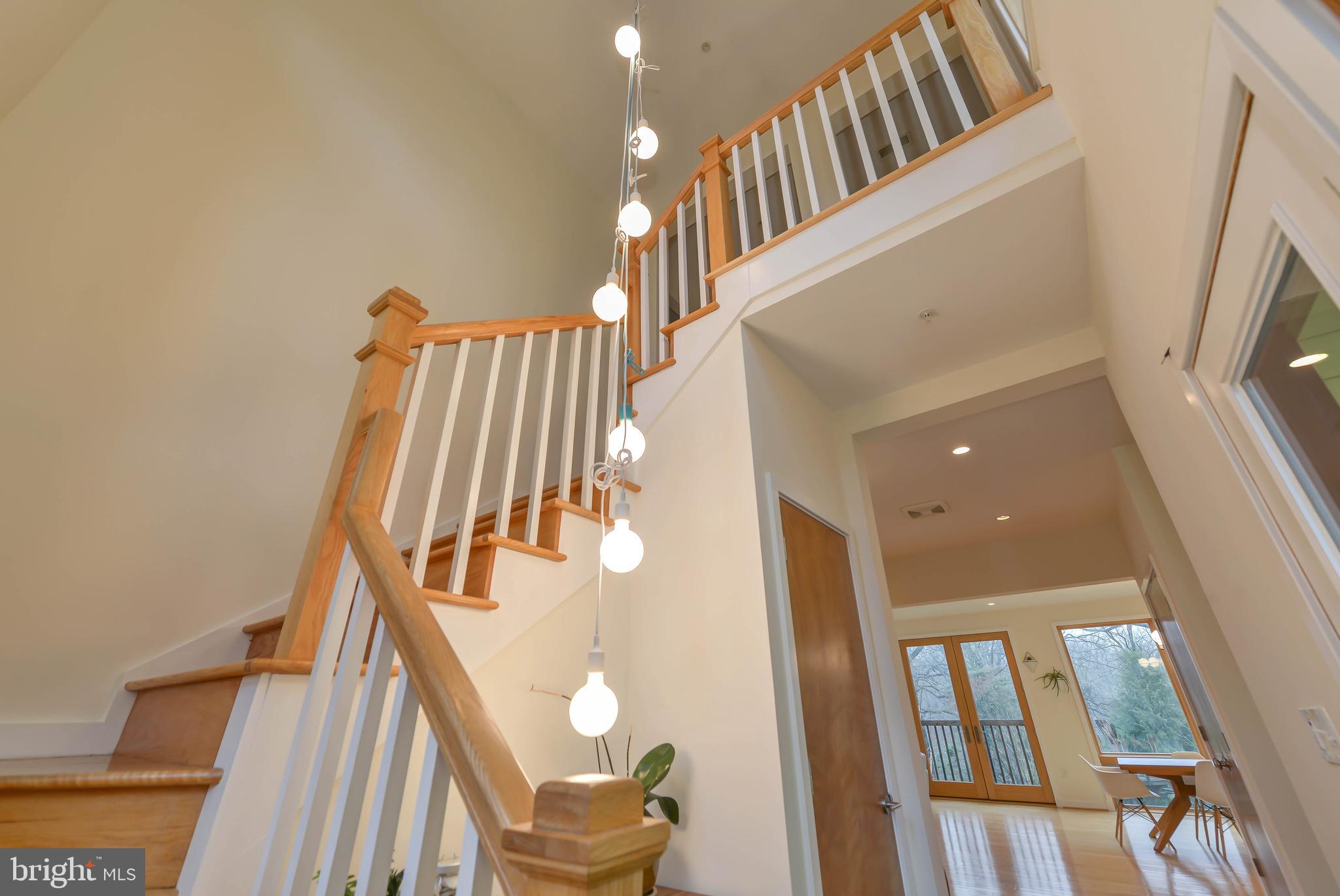 127 Ritchie Avenue Silver Spring, MD 20910 - Photo 4 of 133