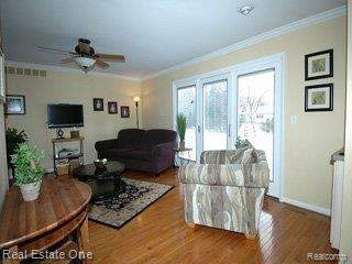 22601 Deerfield Road Novi, MI 48375 - Photo 4 of 23 LR