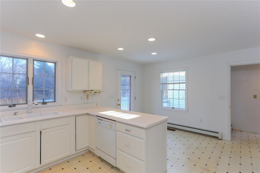 357 Blackstrap Road Falmouth, ME 04105 - Photo 6 of 14 Eat-in Kitchen