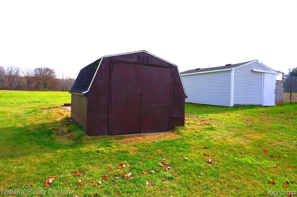 1755 South Kane Road Stockbridge, MI 49285 - Photo 6 of 32