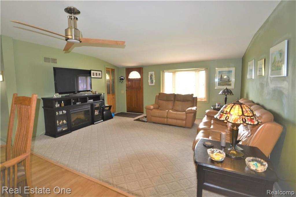 2947 Walsh Drive Rochester Hills, MI 48309 - Photo 2 of 18
