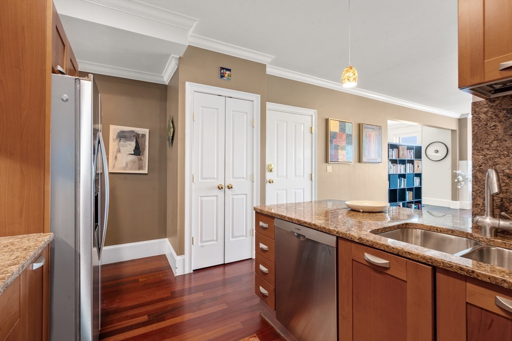 19 Bay State Road, Unit 4 Boston, MA 02215 - Photo 12 of 27