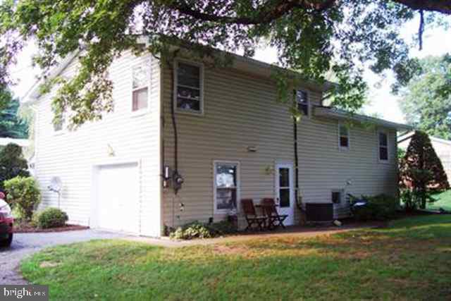 308 Valley Road Etters, PA 17319 - Photo 2 of 12 Gallery Image 2