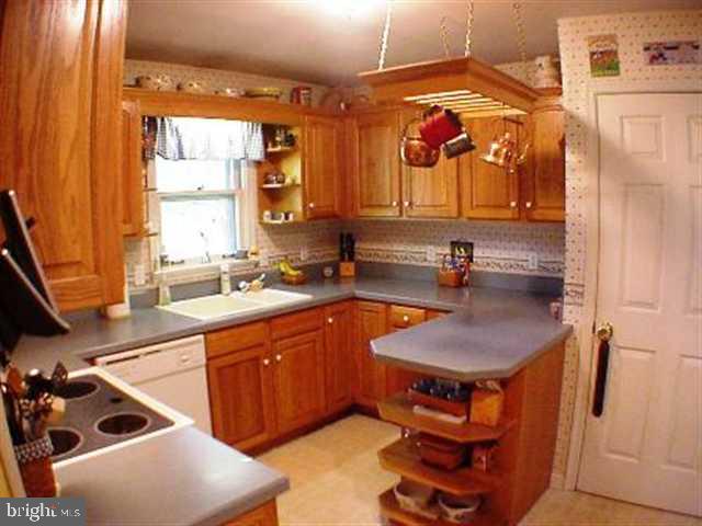 308 Valley Road Etters, PA 17319 - Photo 4 of 12 Gallery Image 4