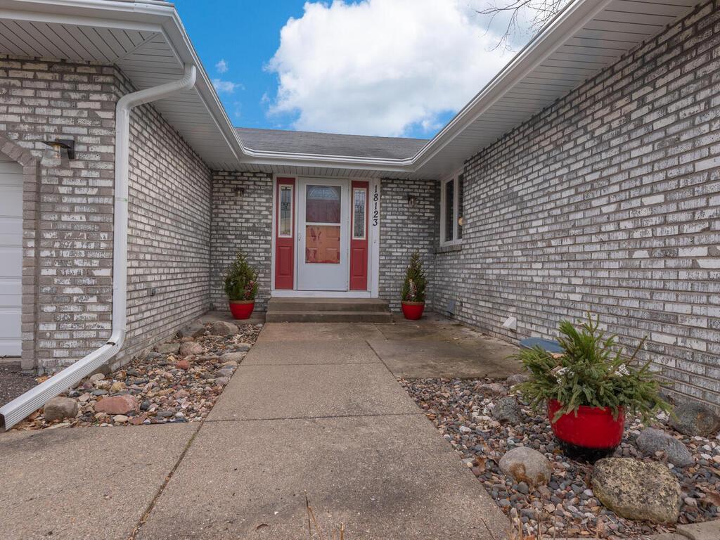 18123 Valley View Road Eden Prairie, MN 55346 - Photo 2 of 36 Gallery Image 2