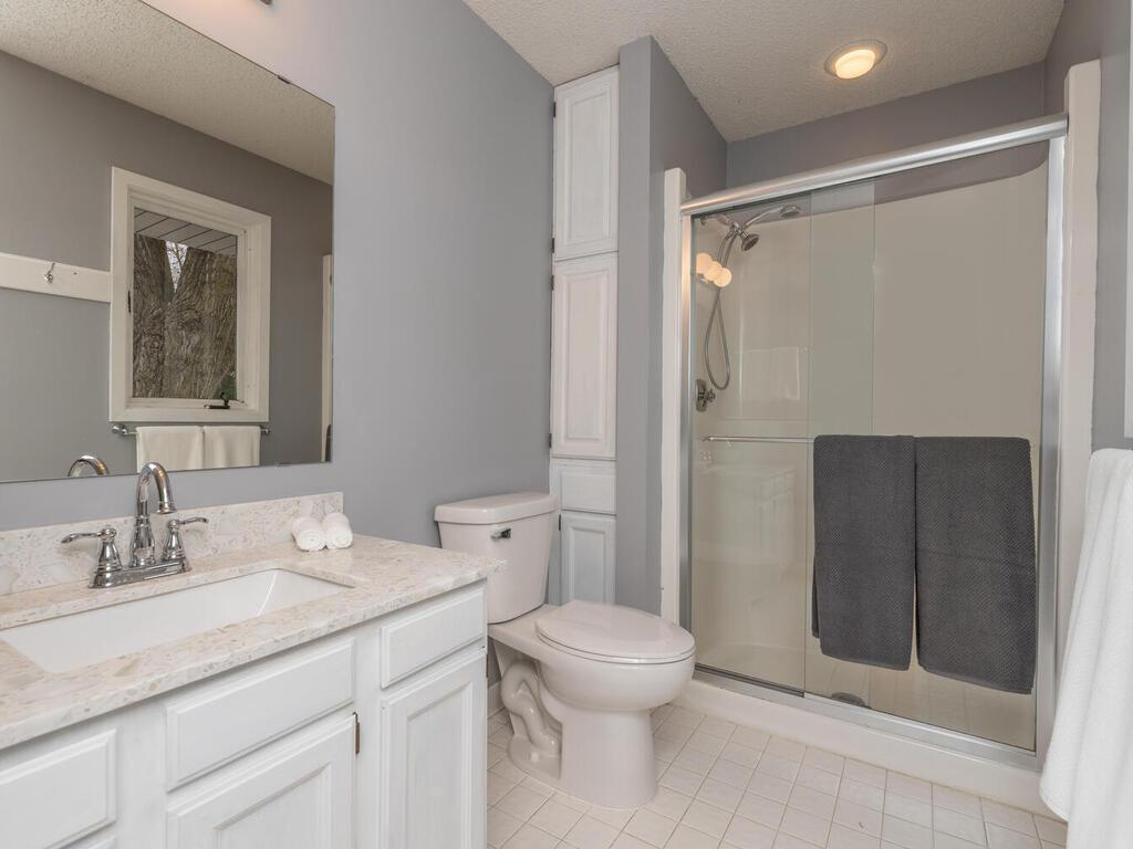 18123 Valley View Road Eden Prairie, MN 55346 - Photo 15 of 36 Gallery Image 15