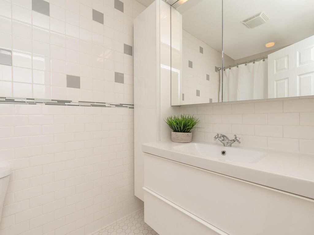 18123 Valley View Road Eden Prairie, MN 55346 - Photo 18 of 36 Gallery Image 18