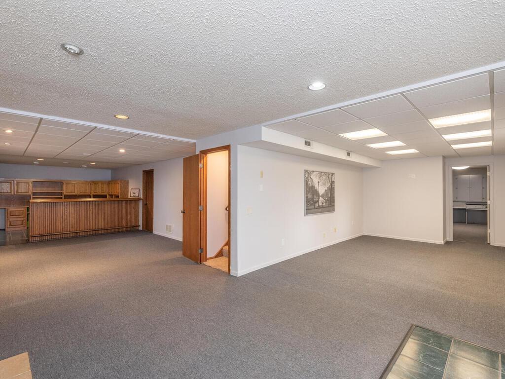18123 Valley View Road Eden Prairie, MN 55346 - Photo 20 of 36 Gallery Image 20