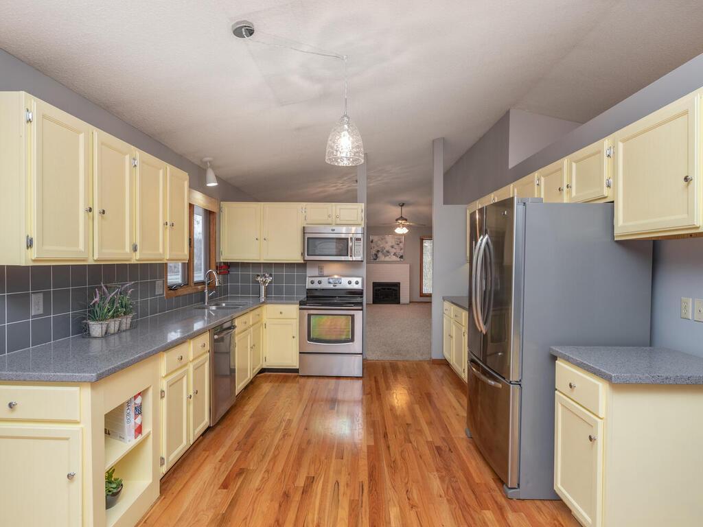 18123 Valley View Road Eden Prairie, MN 55346 - Photo 8 of 36 Gallery Image 8