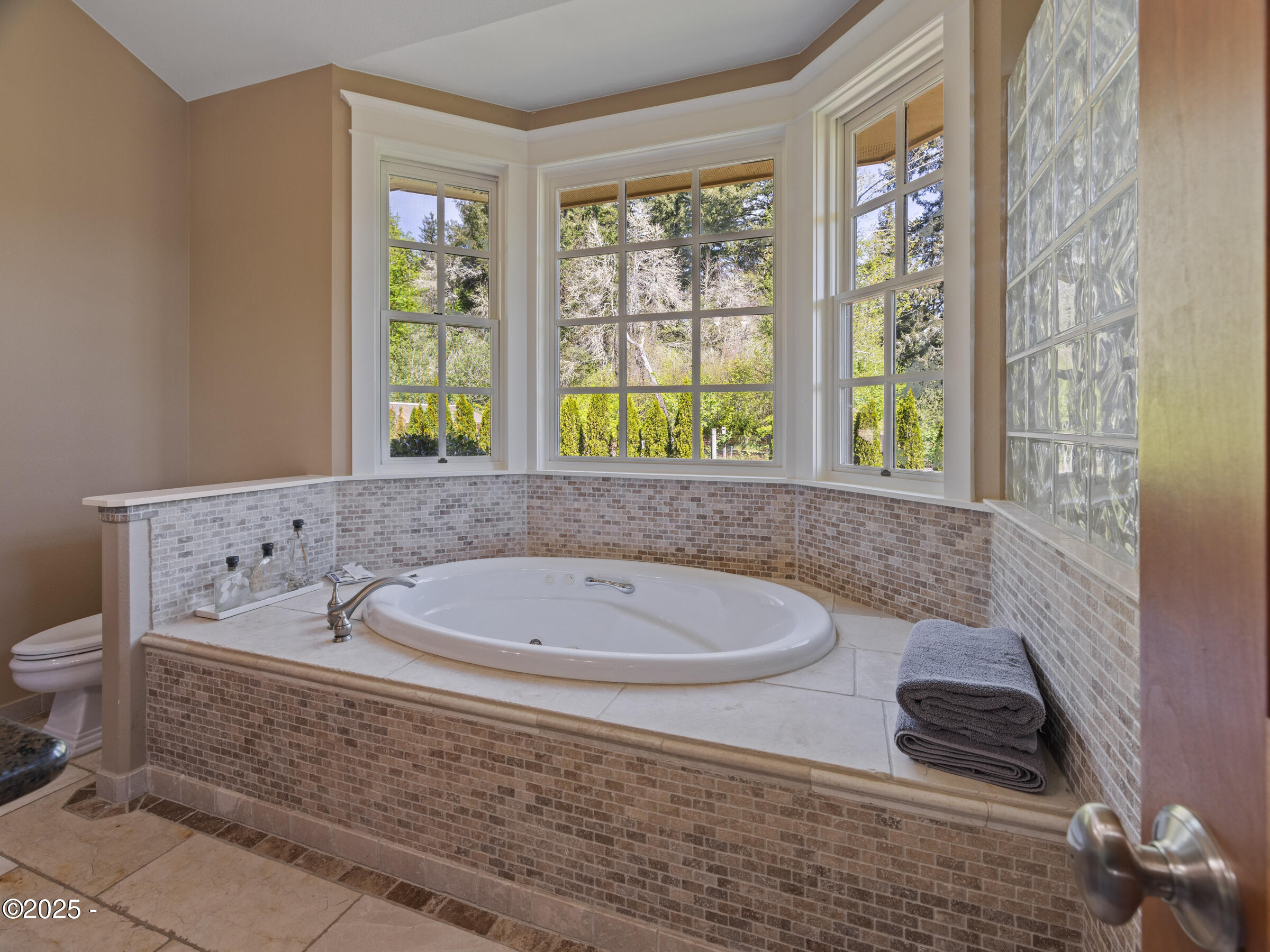 245 Olalla Road Toledo, OR 97391 - Photo 19 of 47 Primary Bath
