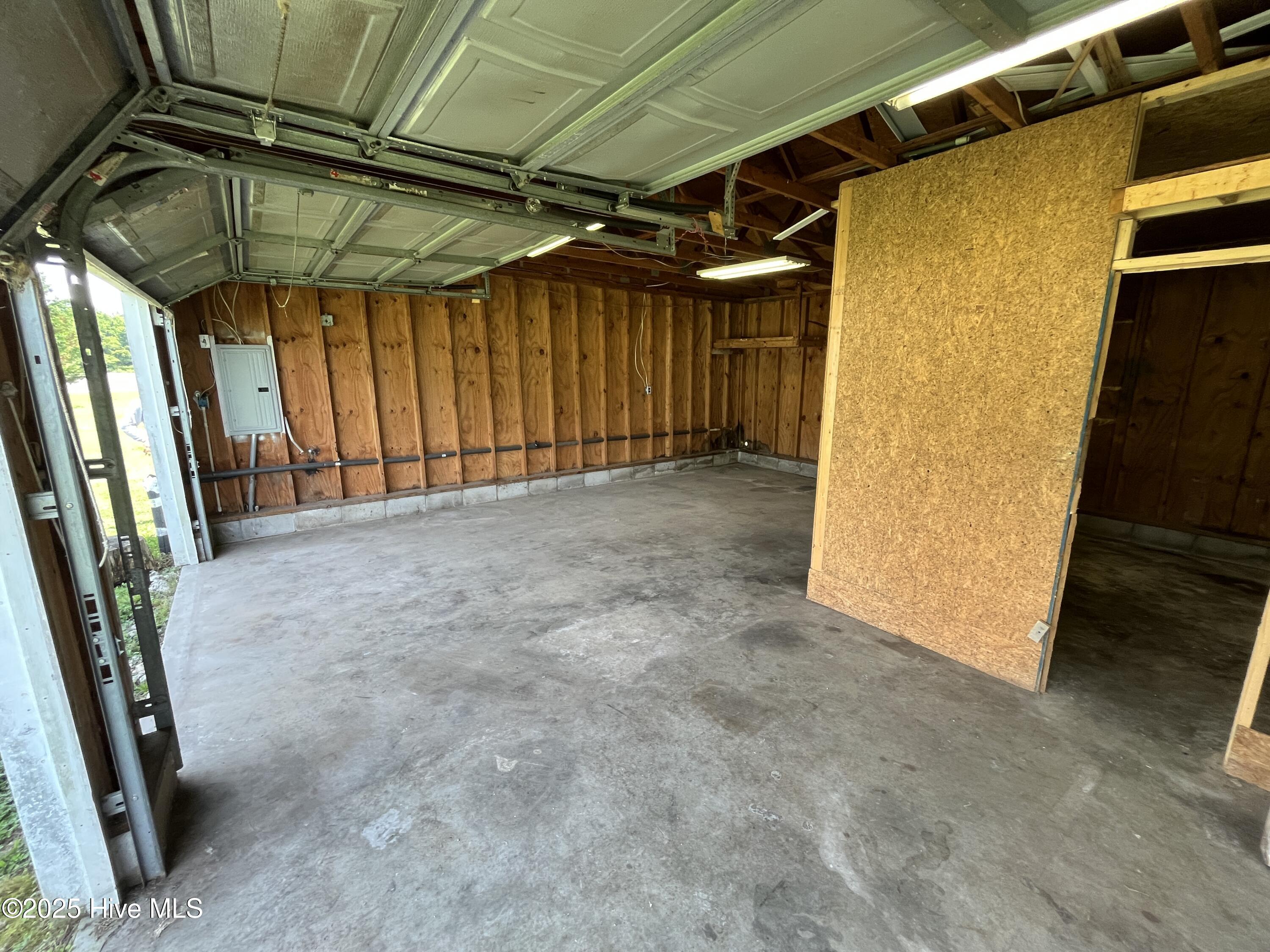 5272 Old Stantonsburg Road Wilson, NC 27893 - Photo 21 of 26 Garage 1-5272 Old Stantonsburg Rd