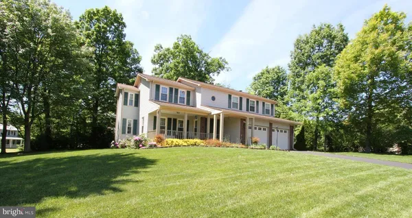 $1,020,000 | 13300 Tuckaway Drive, Fairfax, VA 22033