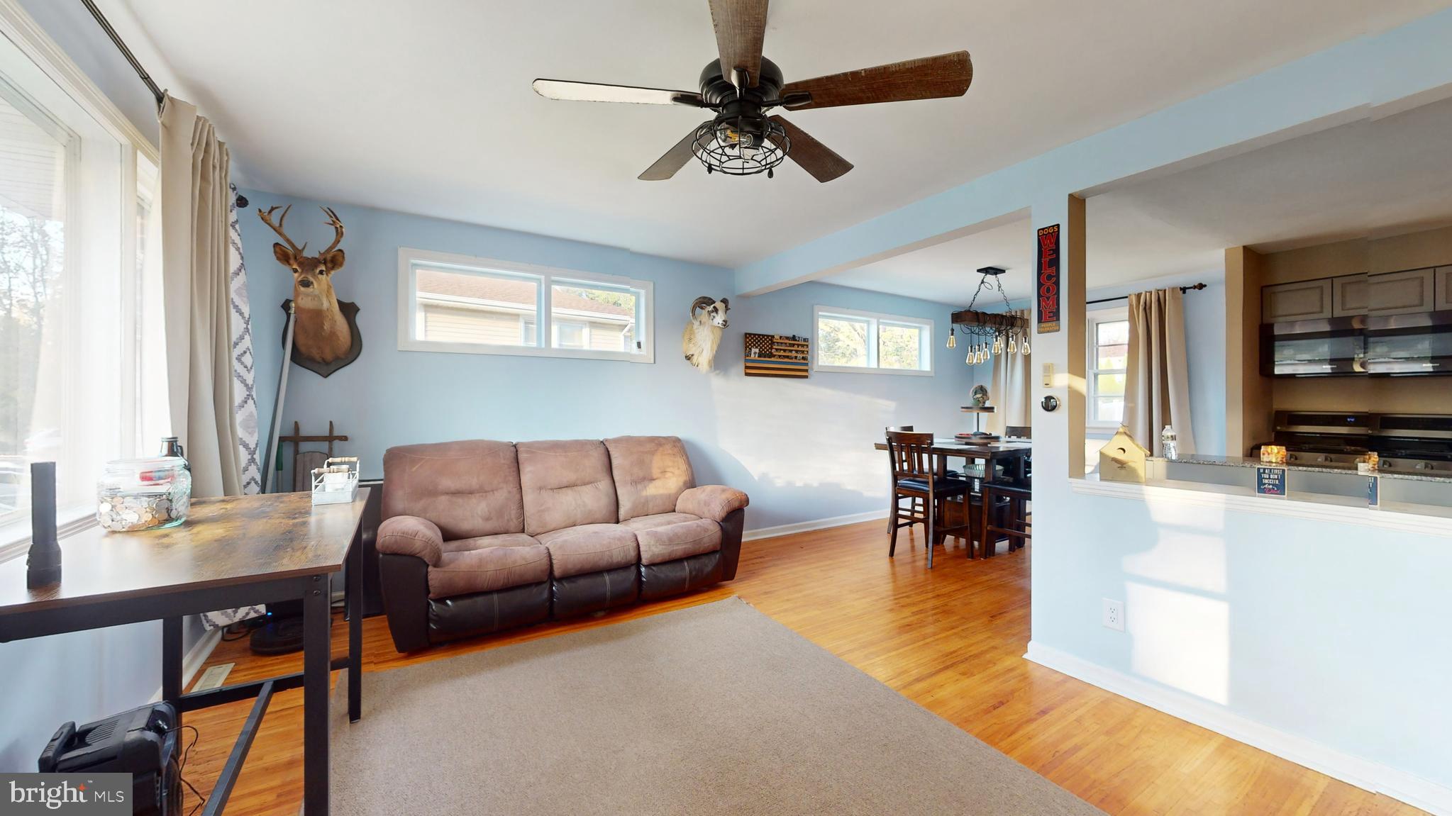 110 Valleybrook Road East Cherry Hill, NJ 08034 - Photo 3 of 25 Living Room