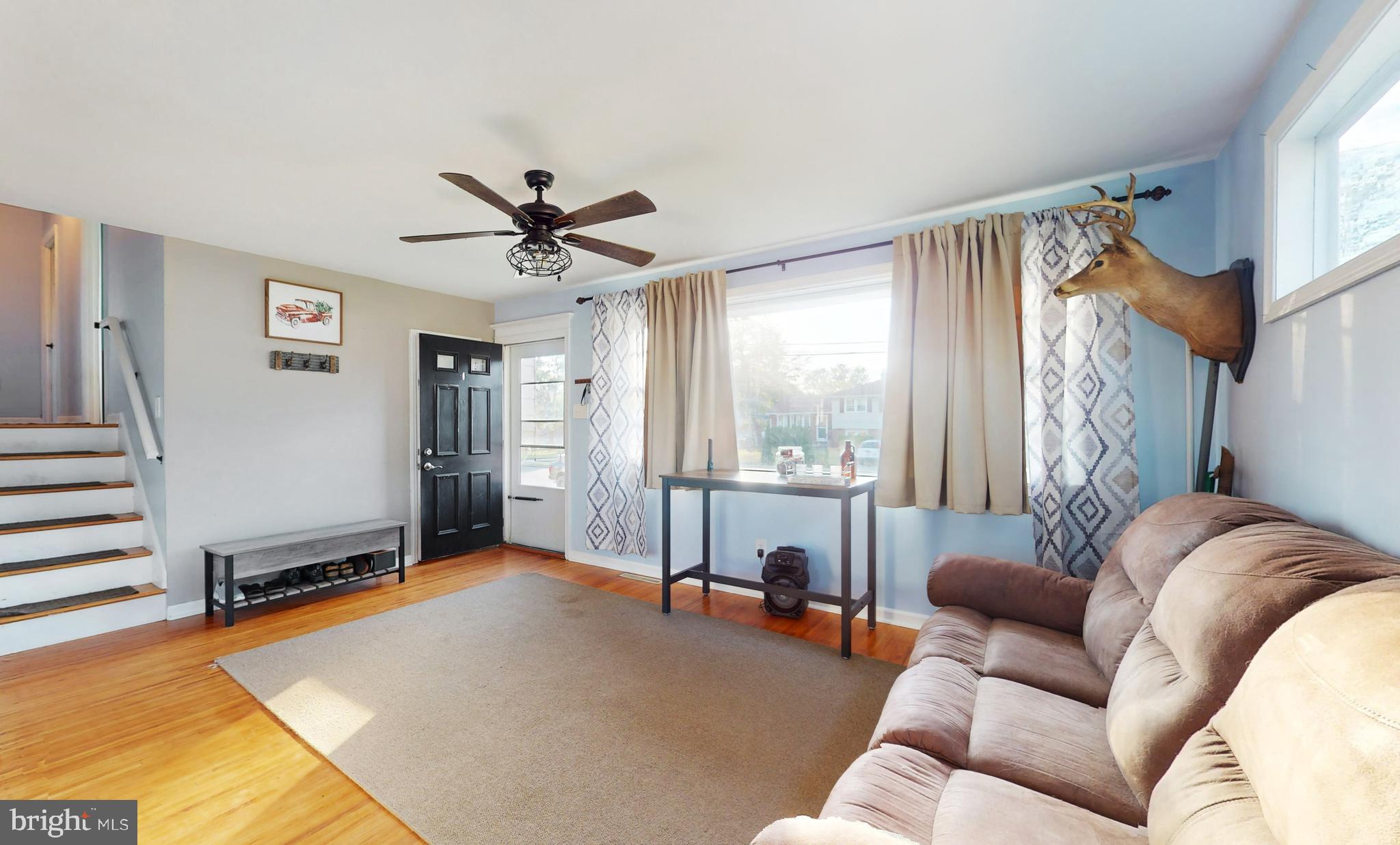 110 Valleybrook Road East Cherry Hill, NJ 08034 - Photo 4 of 25 Living Room