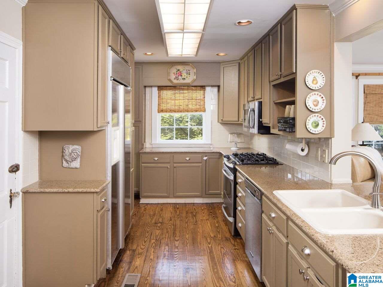 23 Spring Street Mountain Brook, AL 35213 - Photo 9 of 30