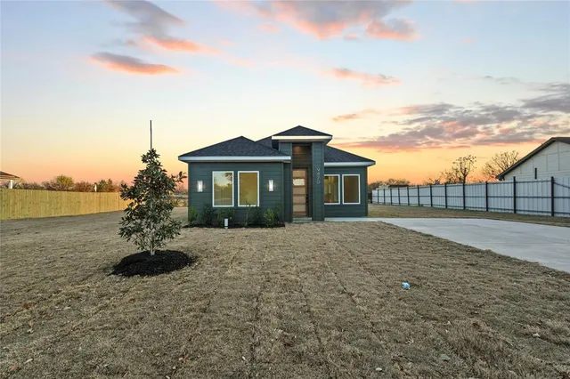 $295,000 | 9470 Sandyland Boulevard, Dallas, TX 75217