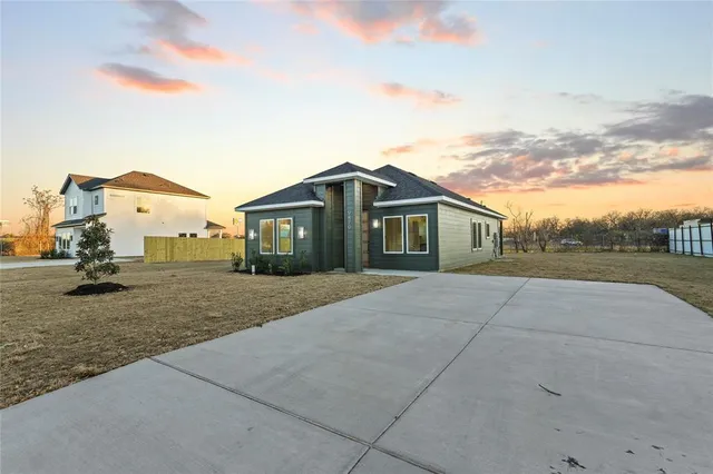 $295,000 | 9470 Sandyland Boulevard, Dallas, TX 75217