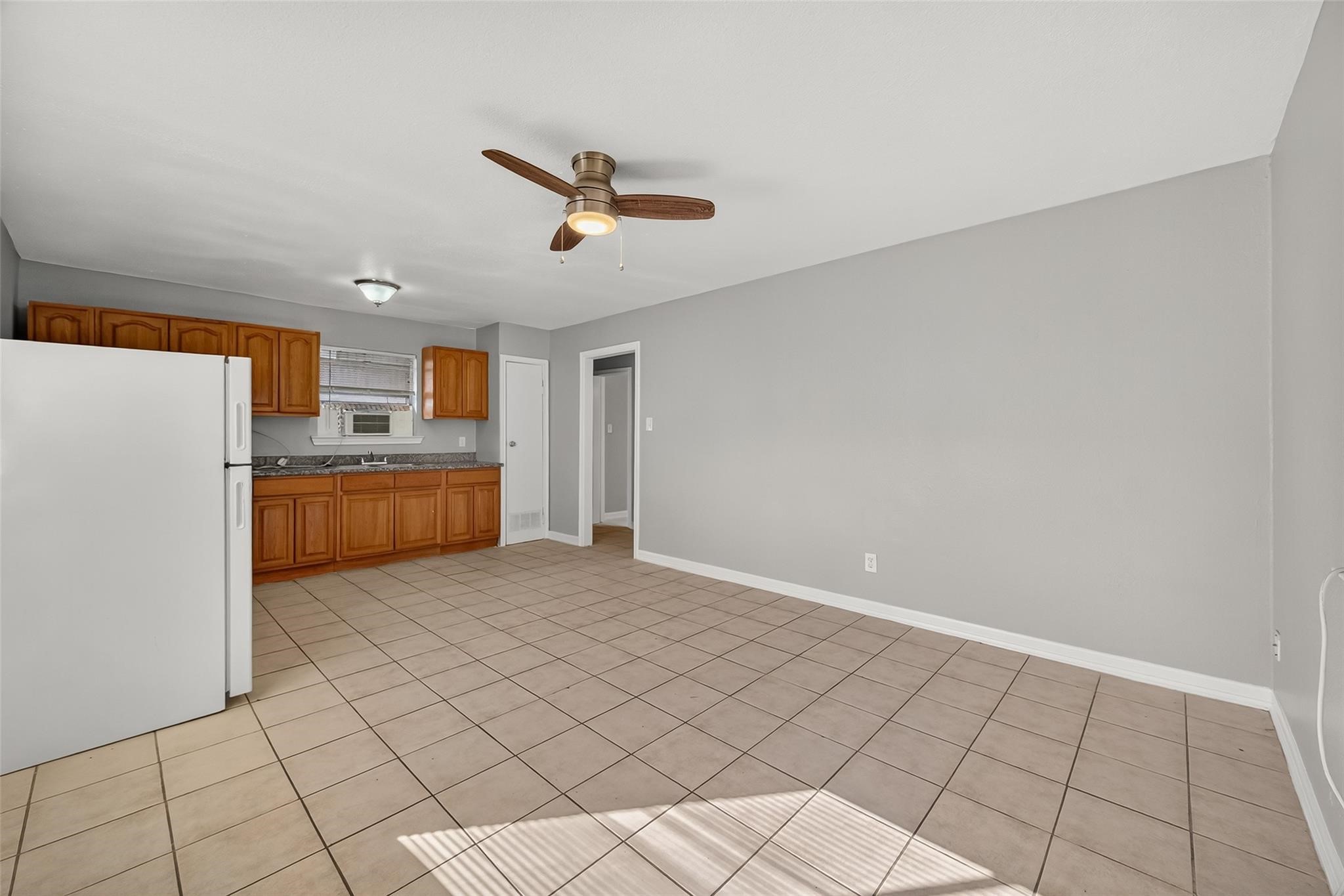 8814 Manus Street, Unit 5 Houston, TX 77093 - Photo 5 of 27