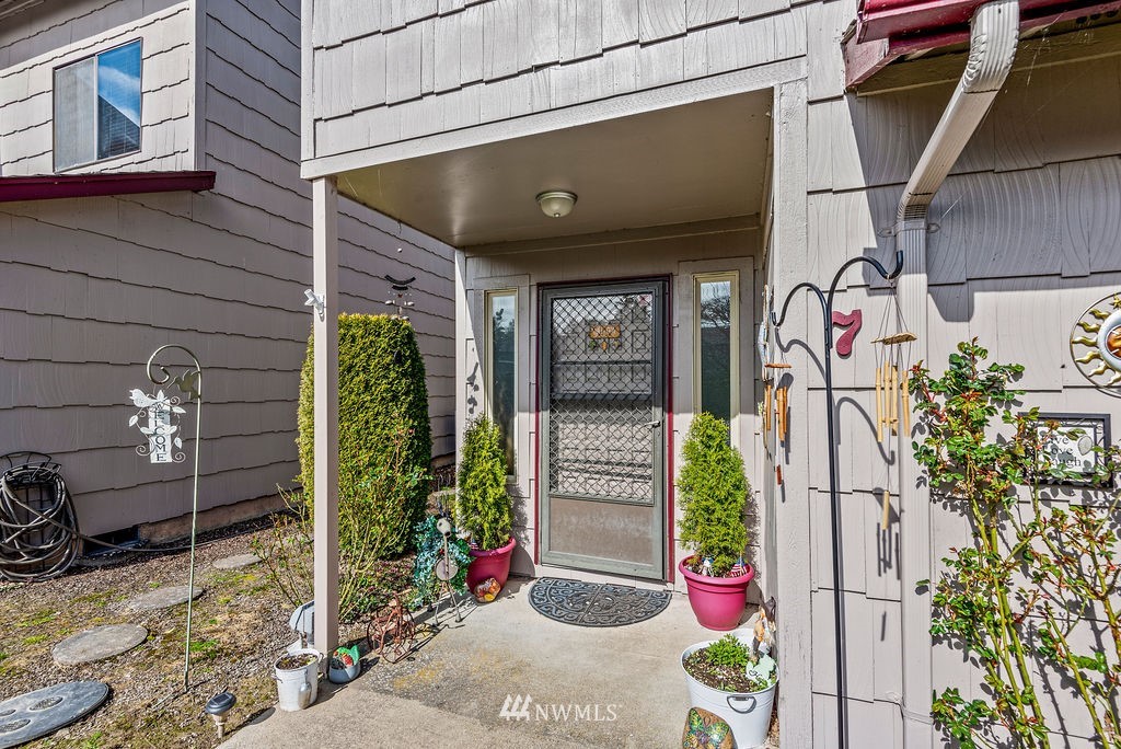 2363 40th Avenue, Unit 7 Longview, WA 98632 - Photo 21 of 25 a view of entryway