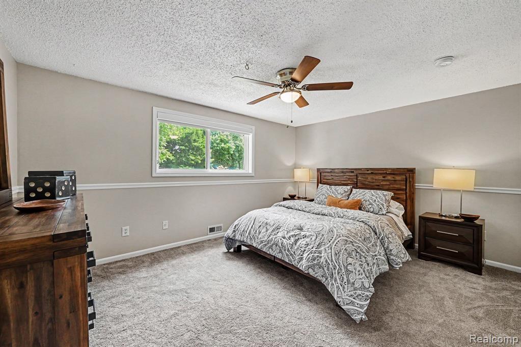 2104 Highfield Road Waterford, MI 48329 - Photo 15 of 38 Gallery Image 15