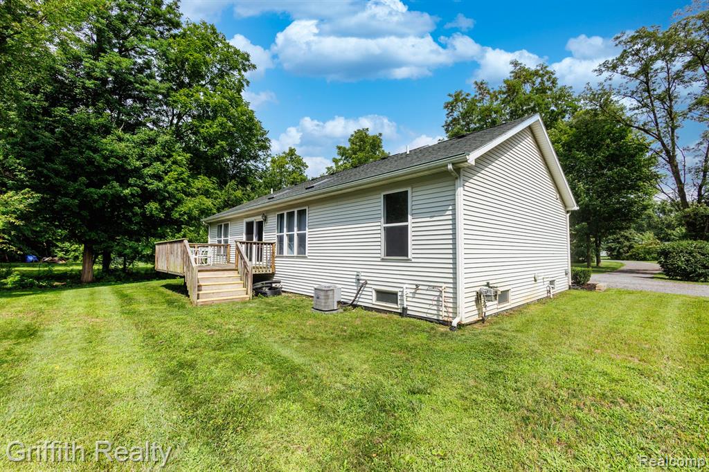 3445 Bowen Road Howell, MI 48855 - Photo 7 of 33