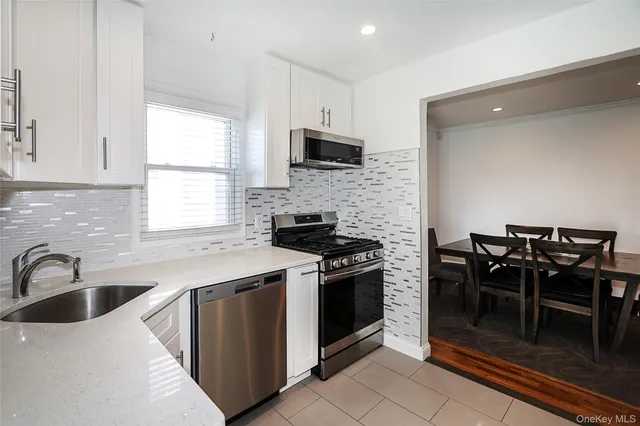 $899,999 | 132 Bethel Road, Albertson, NY 11507