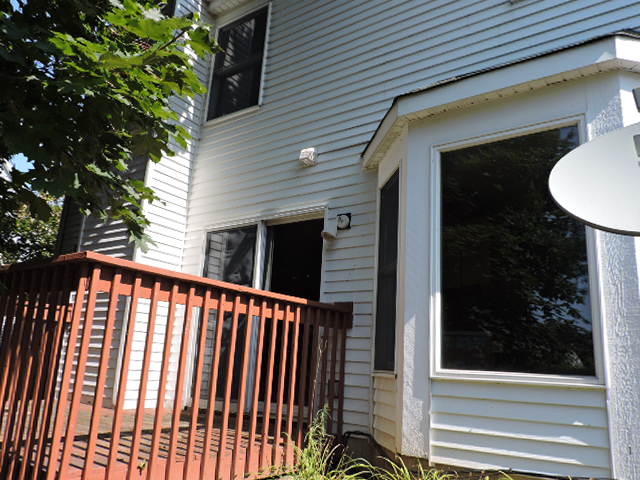 205 Spring Point Drive Carpentersville, IL 60110 - Photo 2 of 9
