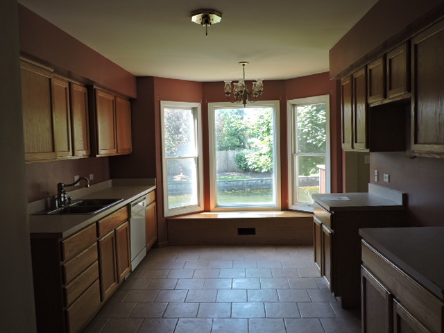 205 Spring Point Drive Carpentersville, IL 60110 - Photo 4 of 9