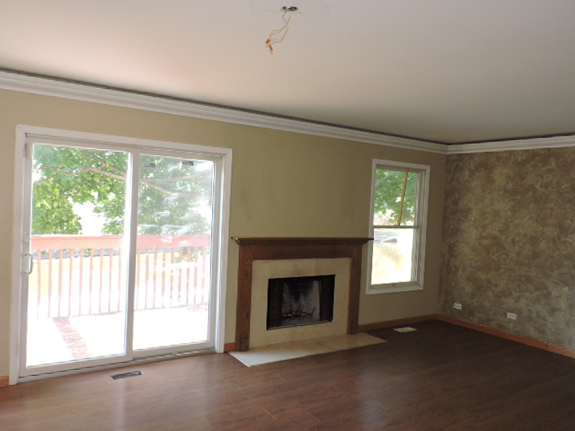 205 Spring Point Drive Carpentersville, IL 60110 - Photo 6 of 9