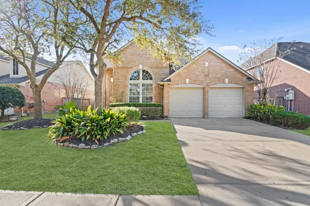 $3,000 | 5819 Brook Bend Drive, Sugar Land, TX 77479