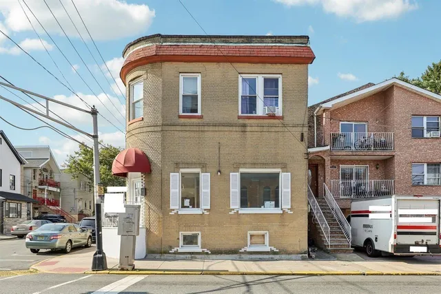 $2,200 | 541 70th Street, Unit 2ND FL L, Guttenberg, NJ 07093