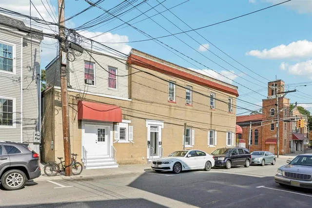 $2,200 | 541 70th Street, Unit 2ND FL L, Guttenberg, NJ 07093