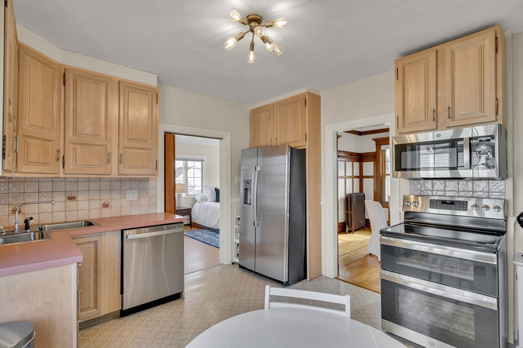 82 Oak Street Lexington, MA 02421 - Photo 17 of 42